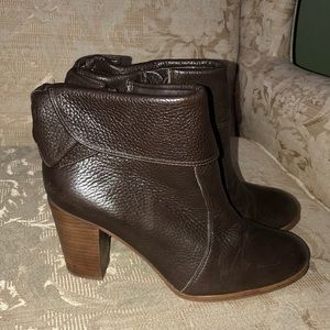Antonio Melani Bow Booties